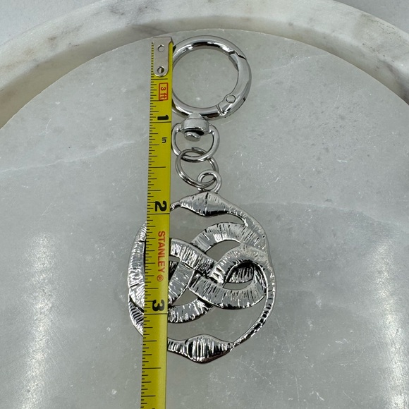 2/$15 Neverending Story Auryn Medallion Keychain - Picture 7 of 7
